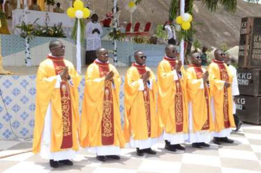Diocèse de Yamoussoukro : Six nouveaux prêtres ordonnés sous l’égide de Mgr Joseph Aka