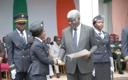 École nationale d'administration : la 58ème Promotion baptisée Robert Beugré Mambé, d'un effectif de 543 élèves, fait sa sortie officielle en présence du parrain