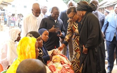 La ministre Belmonde Dogo exprime la compassion du gouvernement à 196 familles victimes d'un incendie à Abobo