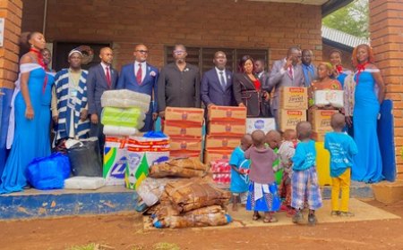 Man / En marge de leur mission de promotion de la paix : Les ambassadeurs couvrent le CHR, la pouponnière et la maison d'arrêt de vivres et de non vivres