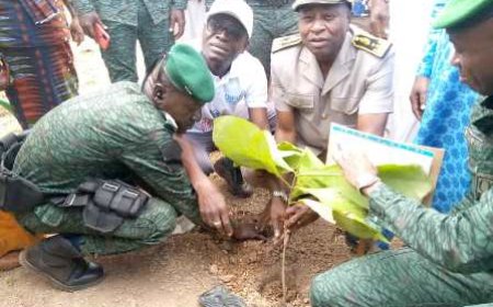 Touba / Journée nationale de l'arbre : Le commandant Koffi Jules encourage les populations à planter des arbres