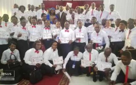 Remise de diplôme de la 27e promotion du Centre biblique de formation LIVING WATER MINISTRIE