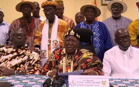 Sa Majesté AKOUA BONI II REINE DES BAOULÉ, MEMBRE DU DIRECTOIRE DE LA CNRCT