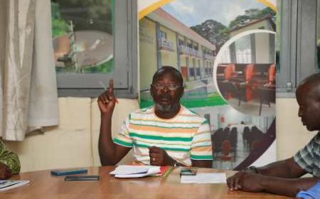 M. Fanny Thiémokobat (ex-conseiller municipal Rhdp de la commune de Kaniasso) recadre le maire actuel  et présente les réalisations de son administration