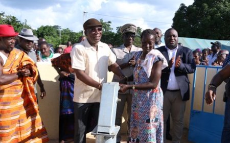 Bouaké : Le Conseil régional de Gbêkè livre les premiers ouvrages essentiels aux populations