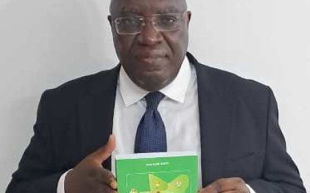 DÉDICACE DES OUVRAGES DE Dr KOFFI  KOFFI  PAUL COMMISSAIRE DE L'UEMOA