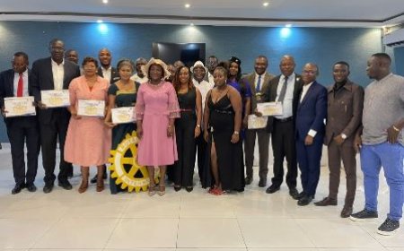 Passation de collier à Océan Rotary club de Grand-Bassam : Jean Eudes Houngbedji reçoit les attributs du nouveau président