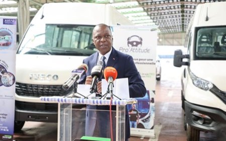 SOTRA : le ministre des Transports, Amadou Koné, annonce l'arrivée d'ici à fin décembre de près de 300 autobus neufs et d'une dizaine de bateaux-bus