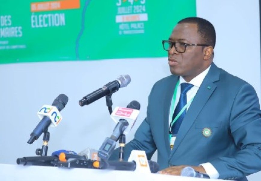 Union des Villes et Communes de Côte d’Ivoire (UVICOCI) : Paulin Claude DANHO promu Président honoraire