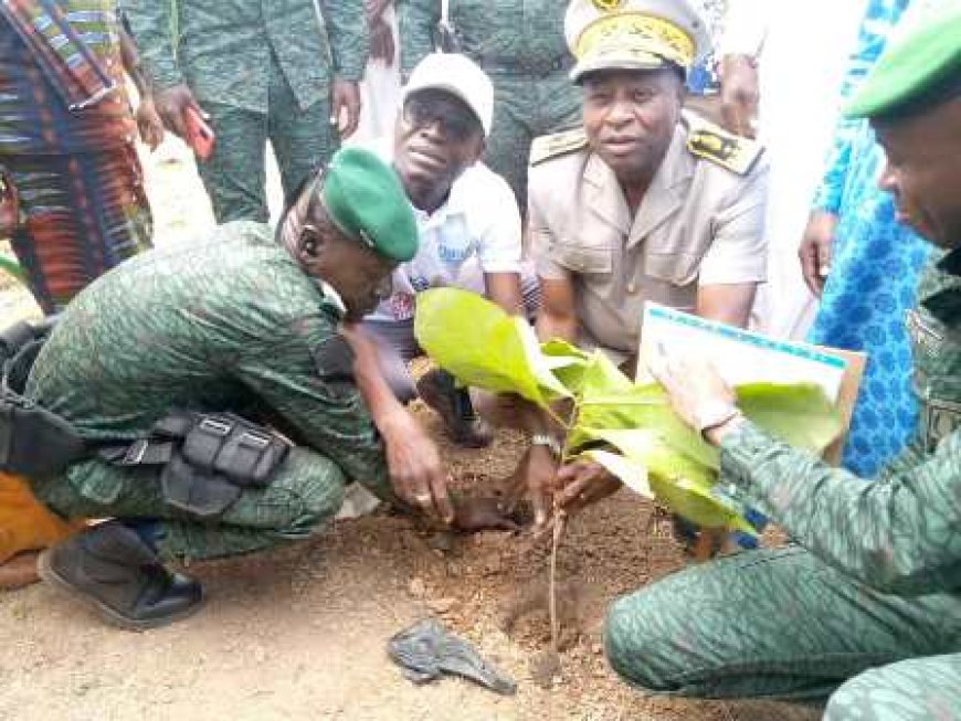 Touba / Journée nationale de l'arbre : Le commandant Koffi Jules encourage les populations à planter des arbres