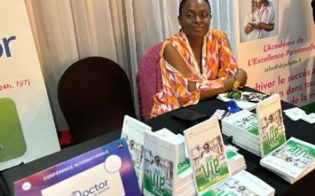 Dr Juliette Tchuenbou présente son œuvre intitulée ‘’Une vie rêvée : cultiver le succès dans tous les aspects de la vie’’