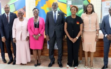 1er salon des métiers à Cocody : Jean Marc Yacé et son conseil municipal œuvrent pour l’insertion professionnelle des jeunes