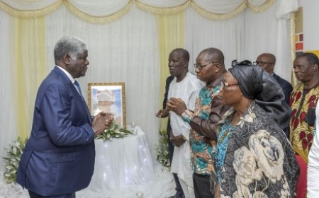 Le Premier ministre apporte la compassion de l’État à la famille de Kouassi Esther