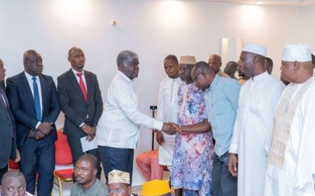 Effondrement d’une mosquée à Akouédo : le Premier Ministre Robert Beugré Mambé aux côtés de la communauté musulmane