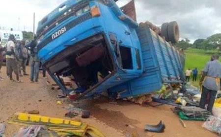 Sinematiali : Un véhicule de marchandises victime d'un accident