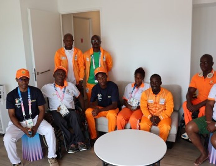 PARIS 2023 : Le PRÉSIDENT DU COMITÉ NATIONAL PARALYMPIQUE CÔTE D’IVOIRE REND VISITE AUX ATHLÈTES ET ENCADREURS DE L'EQUIPE IVOIRIENNE PARALYMPIQUE