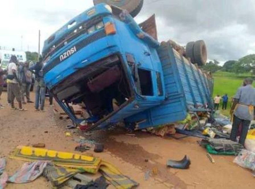 Sinematiali : Un véhicule de marchandises victime d'un accident