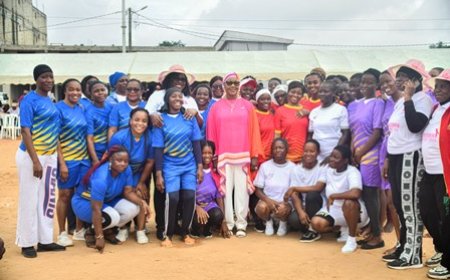 OCTOBRE ROSE 2024 ANYAMA : LE MINISTERE DES SPORTS ET DU CADRE DE VIE SENSIBILSE LES FEMMES AUX DANGERS DU CANCER DES SEINS