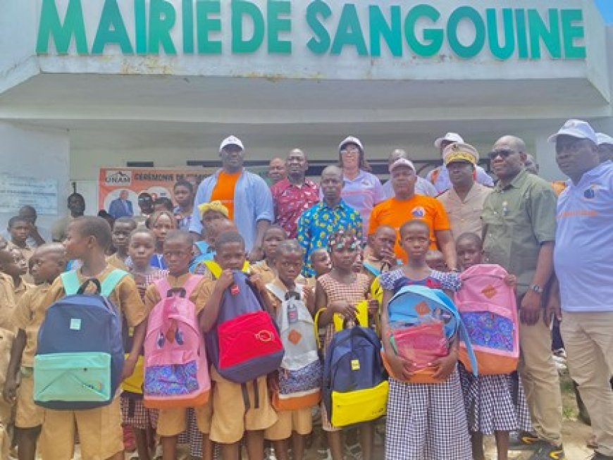 Sangouiné : Le vice-président Momo Bamba réalise le vœu de scolarisation de 500 enfants démunis et soutient les veuves.