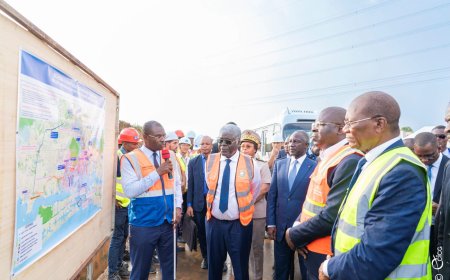 Infrastructures routières : le Premier Ministre Robert Beugré Mambé visite les dernières parties des travaux de la voie de contournement d'Abidjan