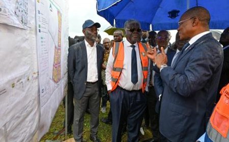 Recasement des populations déguerpies des zones inondables : le Premier Ministre visite un site de près de 3 000 lots aménagés sur 36 hectares à Adonkoi 1