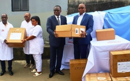 Formations sanitaires d'Attecoubé : Danho Paulin offre plusieurs matériels médicaux
