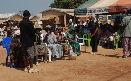 M'bengué : Des sketchs théâtraux pour sensibiliser sur l'insécurité transfrontalière