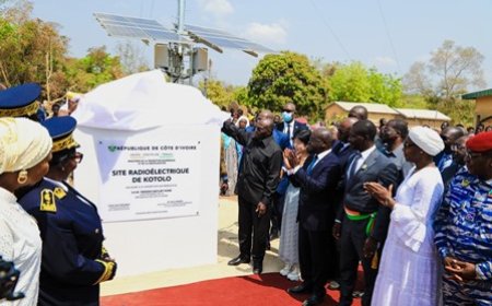 Dabakala : Le Vice-Président de la République, Tiémoko Meyliet Koné, inaugure le site de connexion radioélectrique de Kotolo