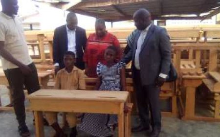 L'ONG COEUR COMPASSION INTERNATIONAL OFFRE 60 TABLES-BANCS AU GROUPE SCOLAIRE CONGO 1