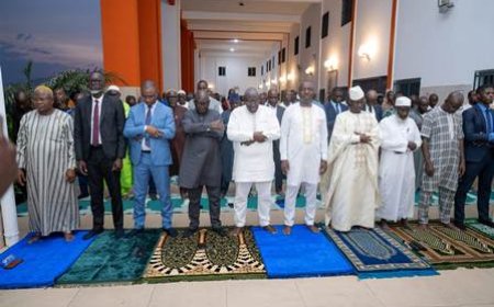 Yopougon : Adama Bictogo organise une rupture collective de jeûne et accorde une prime exceptionnelle aux agents municipaux