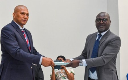 Passation de charge : Remarck Abdoulaye Patrice, nouveau Directeur du centre sportif, culturel et des TIC  Ivoiro-Coreen Alassane Ouattara