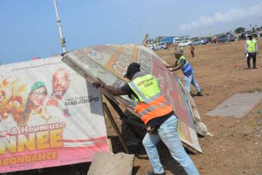 Affichage publicitaire : Amadou Coulibaly lance une vaste opération de démantèlement de 5 000 dispositifs irréguliers