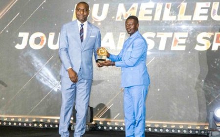 26ème Edition des Ebony à Yamoussoukro : Le ministre Adjé Silas Metch prime le meilleur journaliste sportif  de côte d’ivoire