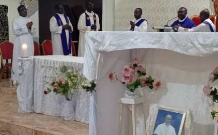 Séguéla : Une messe pour honorer la mémoire du Pape François