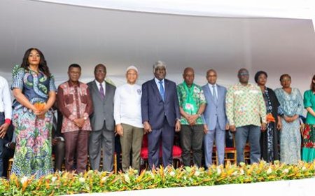 Fête du Travail : le Premier Ministre Robert Beugré Mambé appelle les centrales syndicales à s'inscrire dans la dynamique d'un dialogue constructif et apaisé