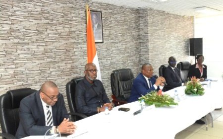 Rencontre avec les Directions : Amadou Coulibaly invite ses collaborateurs à l’assiduité et à la ponctualité au travail