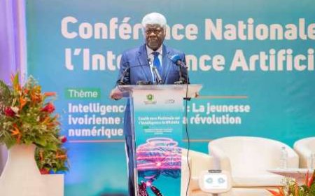 I A : Robert Beugré Mambé mobilise la jeunesse pour une révolution numérique ivoirienne« Ne soyons pas seulement consommateurs, soyons concepteurs ».