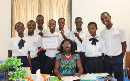 Le Lycée Technique d’Abidjan-Cocody sacré meilleure troupe théâtrale au Concours Artistique Inter École 2025