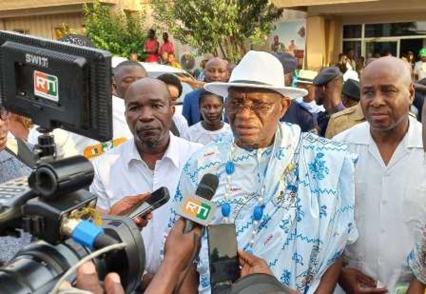 Cérémonie de soutien des cadres du Léboutou au Ministre délégué en charge des Sports et du Cadre de Vie Adjé Silas METCH
