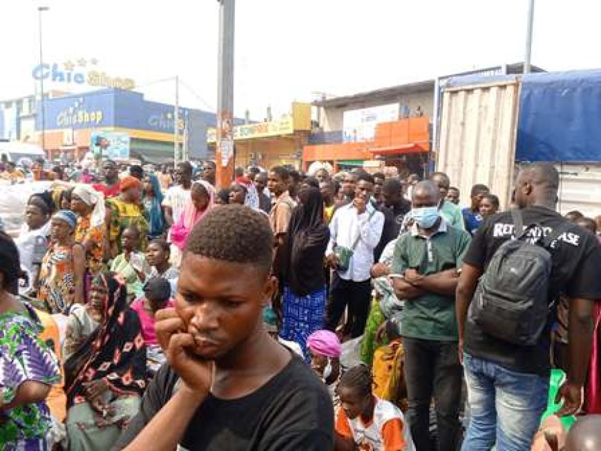 Adjamé en flammes : Le cri du marché Petit Lomé