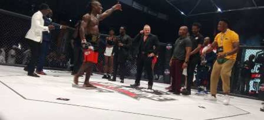 MMA : L’Ivoirien Francis Mozou conserve sa ceinture de champion de la Ligue Éric Favre Nation.