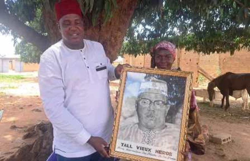 Korhogo : une lycéenne rend hommage au chef national des Peulhs avec un portrait émouvant