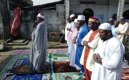 Treichville – Tabaski 2025 : Ferme ferveur à Belleville, à la Mosquée Yoruba, malgré la pluie
