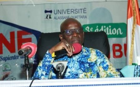 Bouaké : Le ministre de l’enseignement supérieur et de la recherche scientifique a échangé avec les étudiants de l’Université Alassane Ouattara