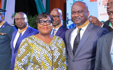 Fonction publique : 228 fonctionnaires et agents de l’État décorés pour leur mérite et leur engagement exemplaire à la nation