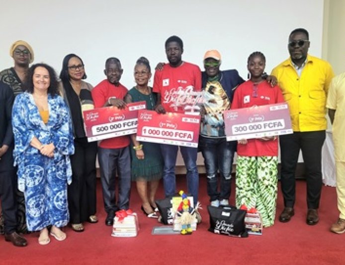 Finale  grande dictée 2025 : Alpha Blondy lit, les candidats écrivent, Dao Adama gagne