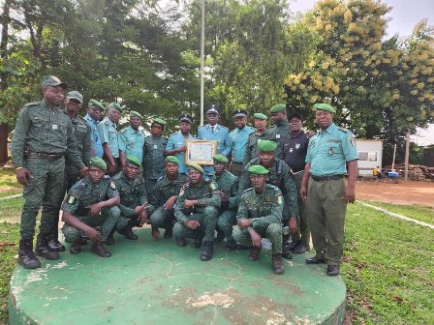 Man  / Après avoir été élevé dans l'ordre du mérite agricole : Les décorés célébré par l'administration