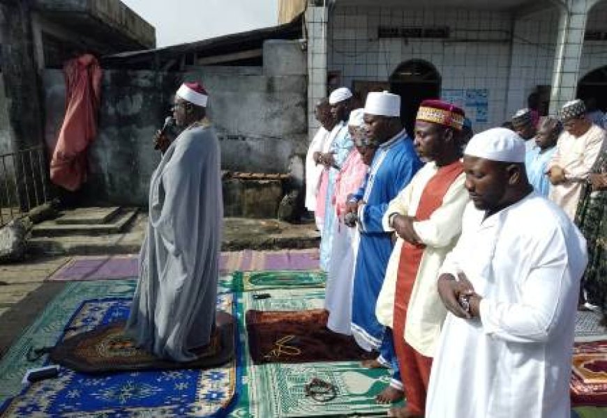 Treichville – Tabaski 2025 : Ferme ferveur à Belleville, à la Mosquée Yoruba, malgré la pluie