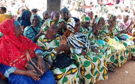 Bouaké / Autonomisation des femmes : l’honorable Paul Dakuyo promet un appui concret aux femmes du marché de Kôkô