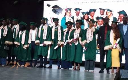 Bouaké / Promotion de l’excellence : Paul Dakuyo encourage les jeunes diplômés à faire preuve de résilience